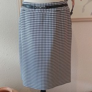 ☘ Houndstooth Pencil Skirt